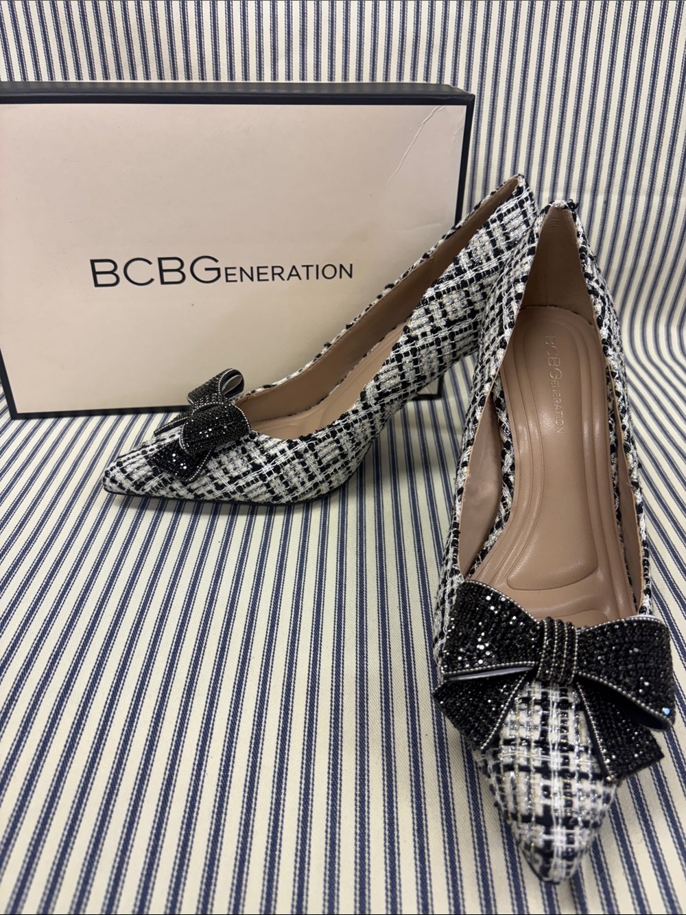 BCBGeneration Black & White Tweed Heels Rhinestone Bow Size 9.5